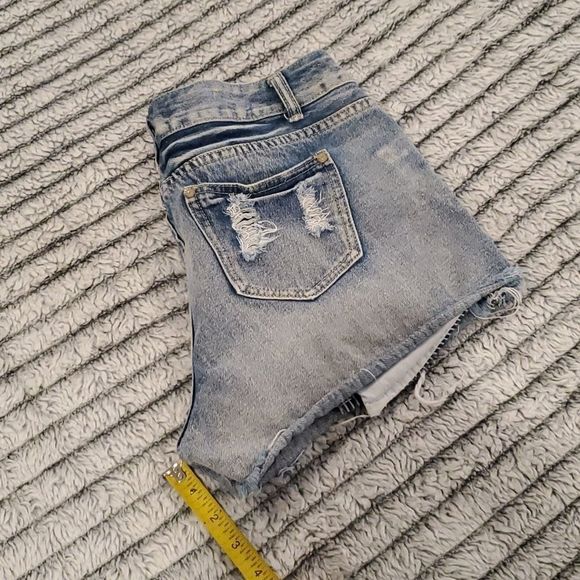 Free Culture studded jean shorts size 13 - Picture 8 of 10